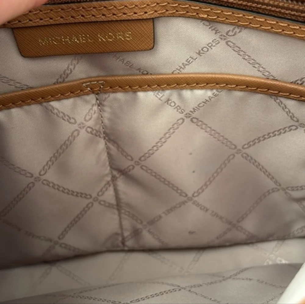 Michael Kors Jet Set Large Logo Pocket Tote Bag - Picture 14 of 16